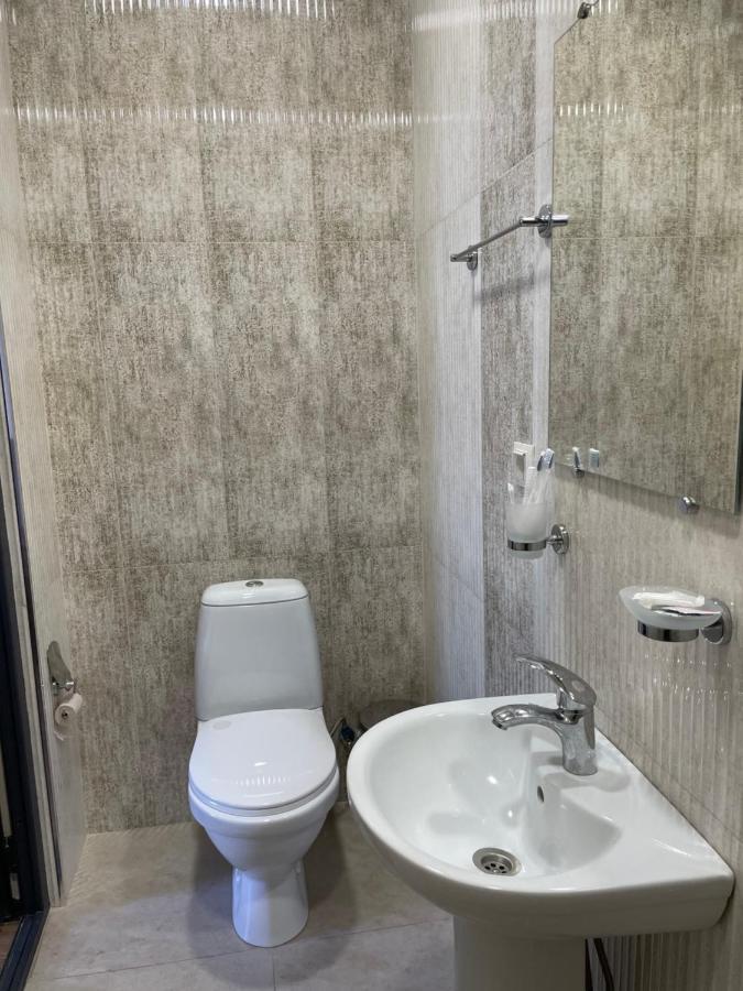 Yolyans Hotel ゴリス エクステリア 写真